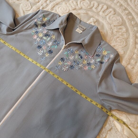 VINTAGE Bon Worth seersucker blue white jacket floral embroidery EUC Petite L - Picture 5 of 10